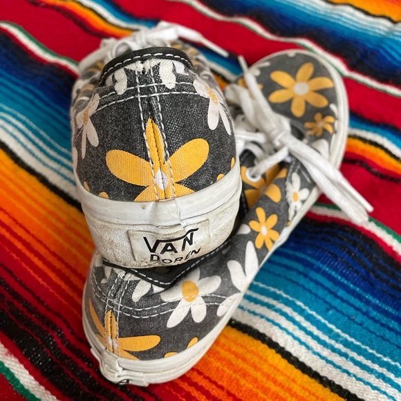 Vans daisy sneakers size 6 - Picture 2 of 3